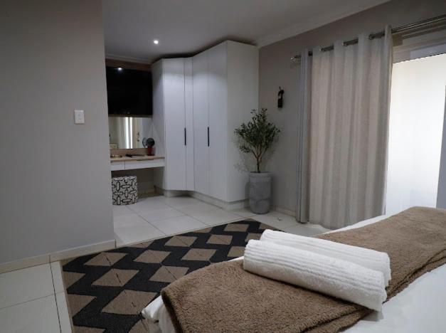Summer Palace Guesthouse Bloemfontein Extérieur photo
